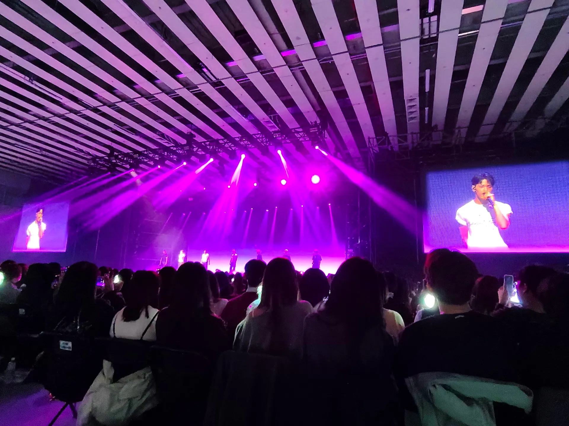 台大綜合體育館 B3 區 1排6號 視野照片 - NEXZ ONE BEAT special concert