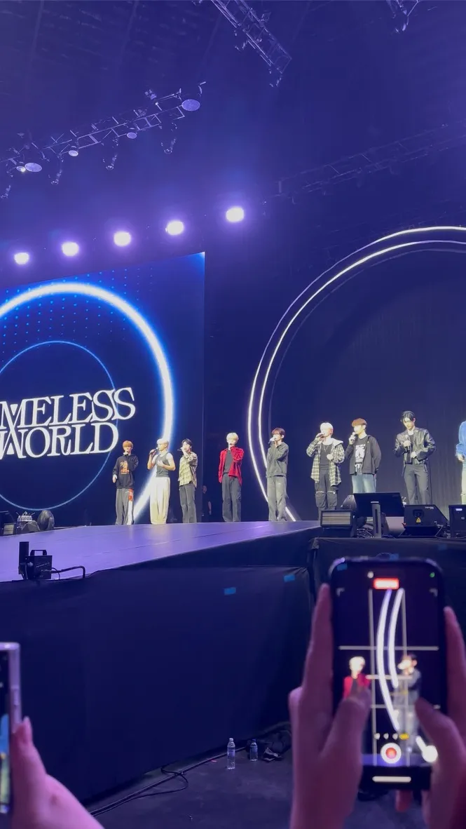 新加坡室內體育館 (Singapore Indoor Stadium) 自動建檔區域: sis-floora 前排左號 視野照片 - ZEROBASEONE TIMELESS WORLD SINGAPORE