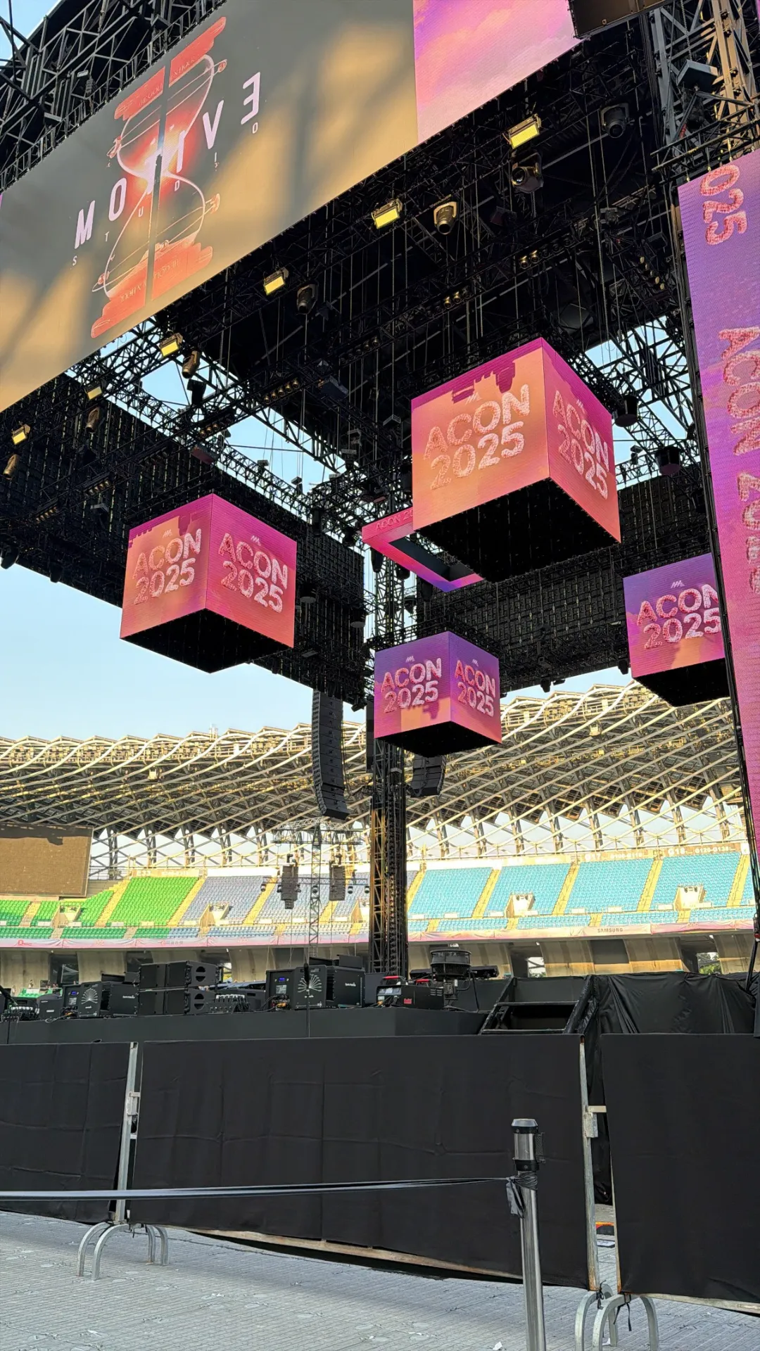 高雄世運主場館中央舞台 FLOORH 前排右號 視野照片 - ACON 2025 IN KAOHSIUNG