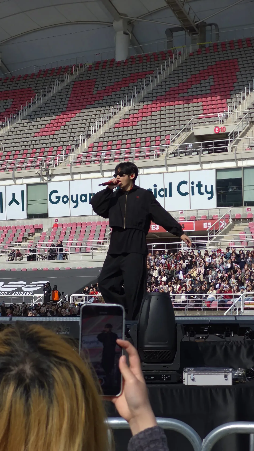 高陽體育館中央舞台 超猛: goyf-floorf 前排右號 視野照片 - BTS WORLD TOUR 'ARIRANG'