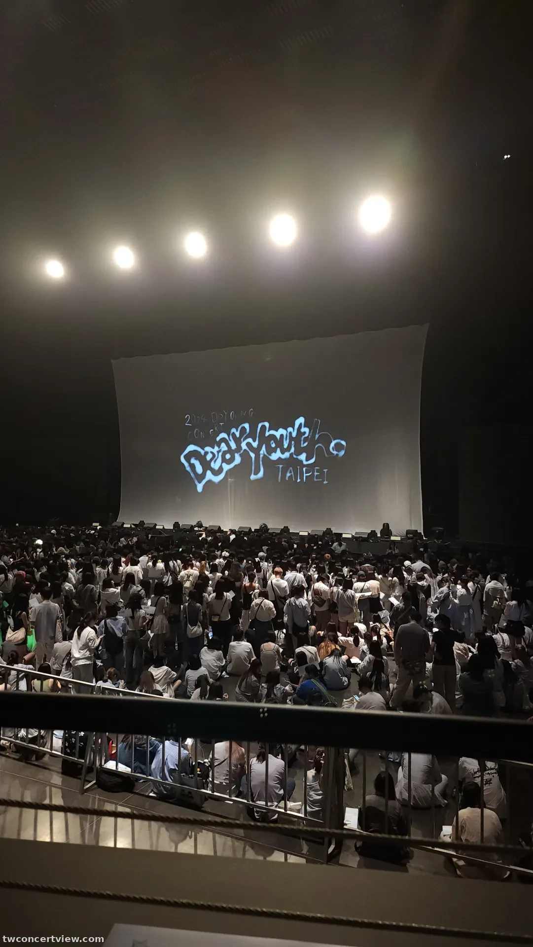 台北流行音樂中心 2 F 1排4號 視野照片 - 2024 DOYOUNG CONCERT [ Dear Youth, ] IN TAIPEI