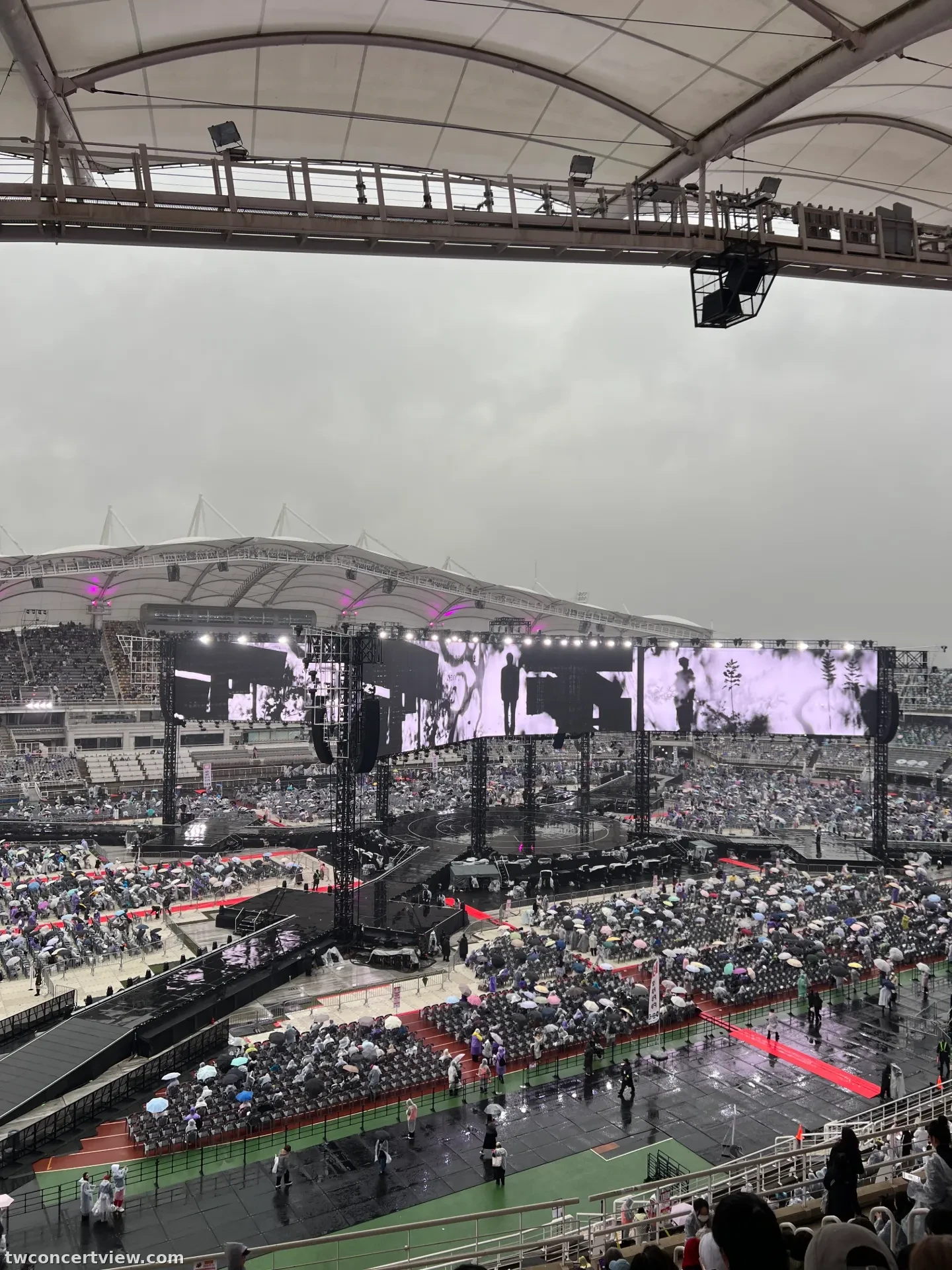 高陽体育館 (センターステージ) E12 16列15番 座席からの眺め - BTS WORLD TOUR ARIRANG
