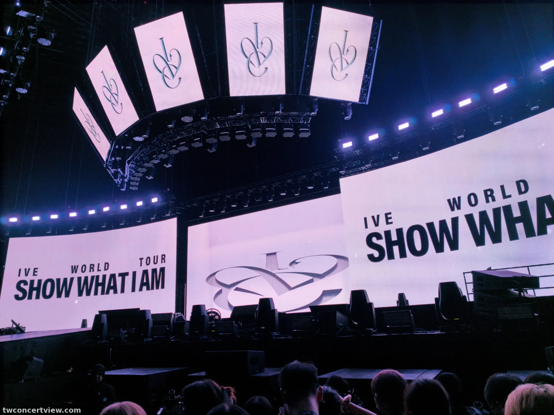 新加坡室內體育館 (Singapore Indoor Stadium) A 區 前排右號 視野照片 - IVE WORLD TOUR < SHOW WHAT I AM > IN SINGAPORE