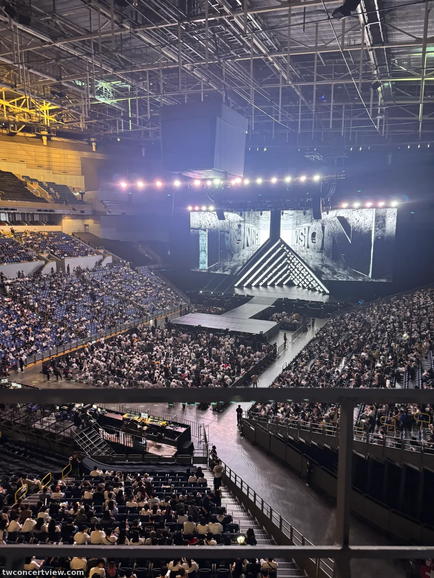 Kaohsiung Arena 410 โซน แถว 1排 ที่นั่ง 5號 ภาพวิวที่นั่ง - ITZY