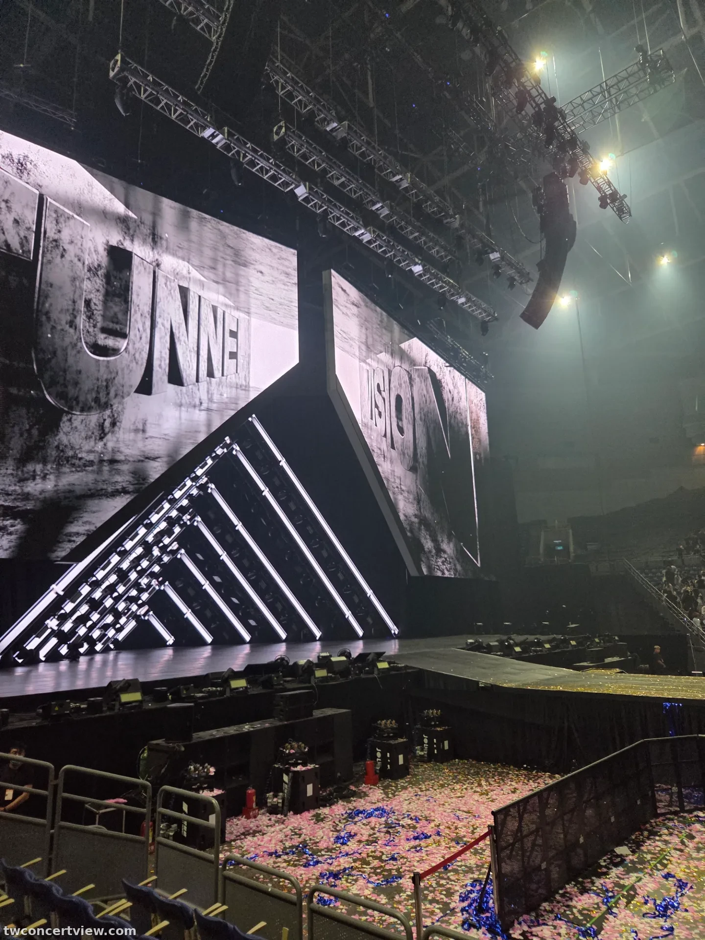 高雄巨蛋 207 區 6排排6號號 視野照片 - ITZY 3RD WORLD TOUR ＜TUNNEL VISION＞