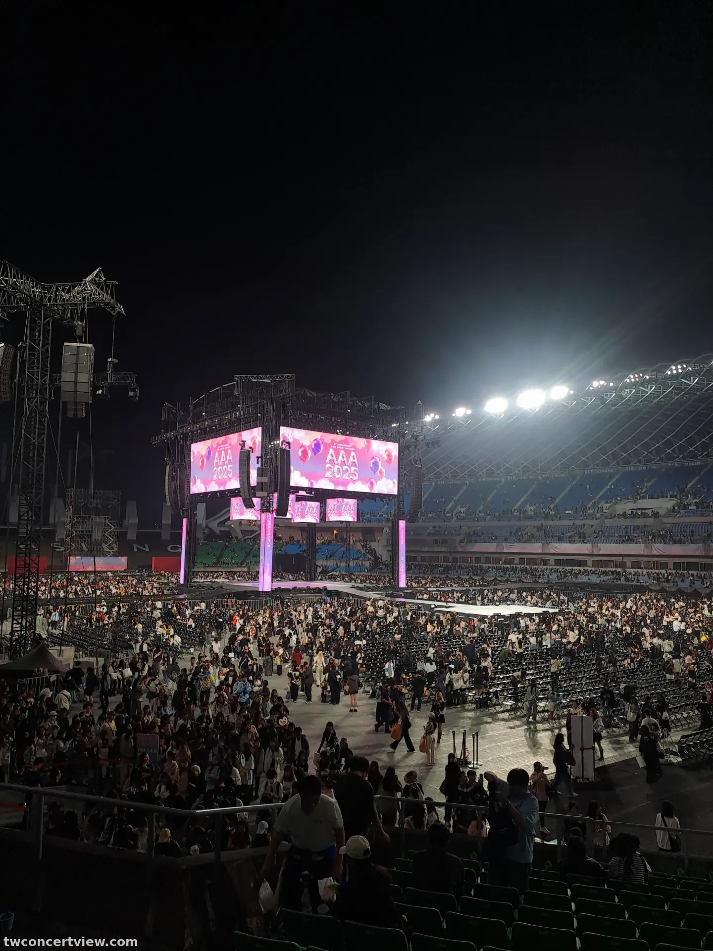 Kaohsiung National Stadium (AAA) E16 โซน แถว 12 ที่นั่ง 30 ภาพวิวที่นั่ง - AAA