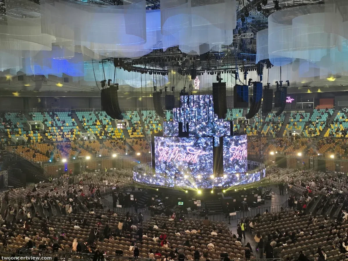 KSPO Dome 39 โซน แถว 13 ที่นั่ง 18 ภาพวิวที่นั่ง - <2025 DAY6 Special Concert 'The Present'
