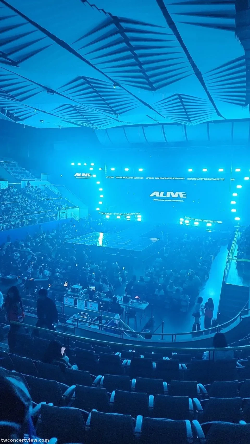 KBS Arena Hall F1 區 8排18號 視野照片 - DONGAHE ALIVE