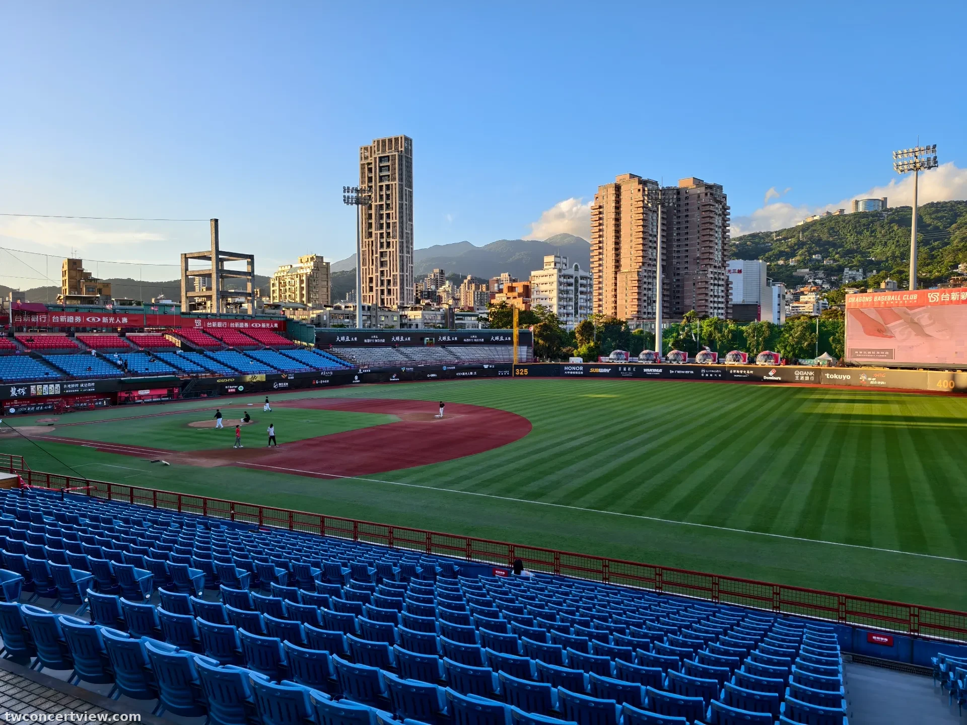 臺北市立天母棒球場 B16 區 視野照片