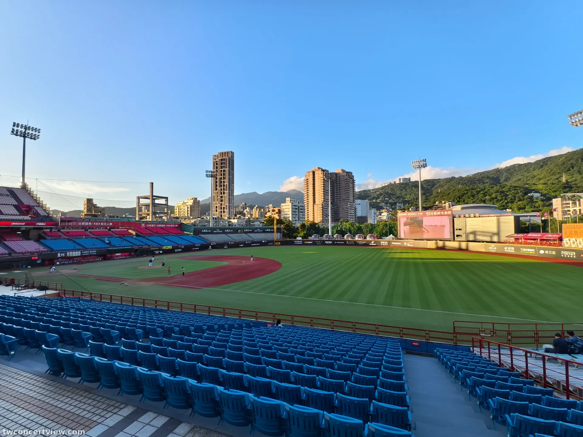 臺北市立天母棒球場 B16 區 視野照片