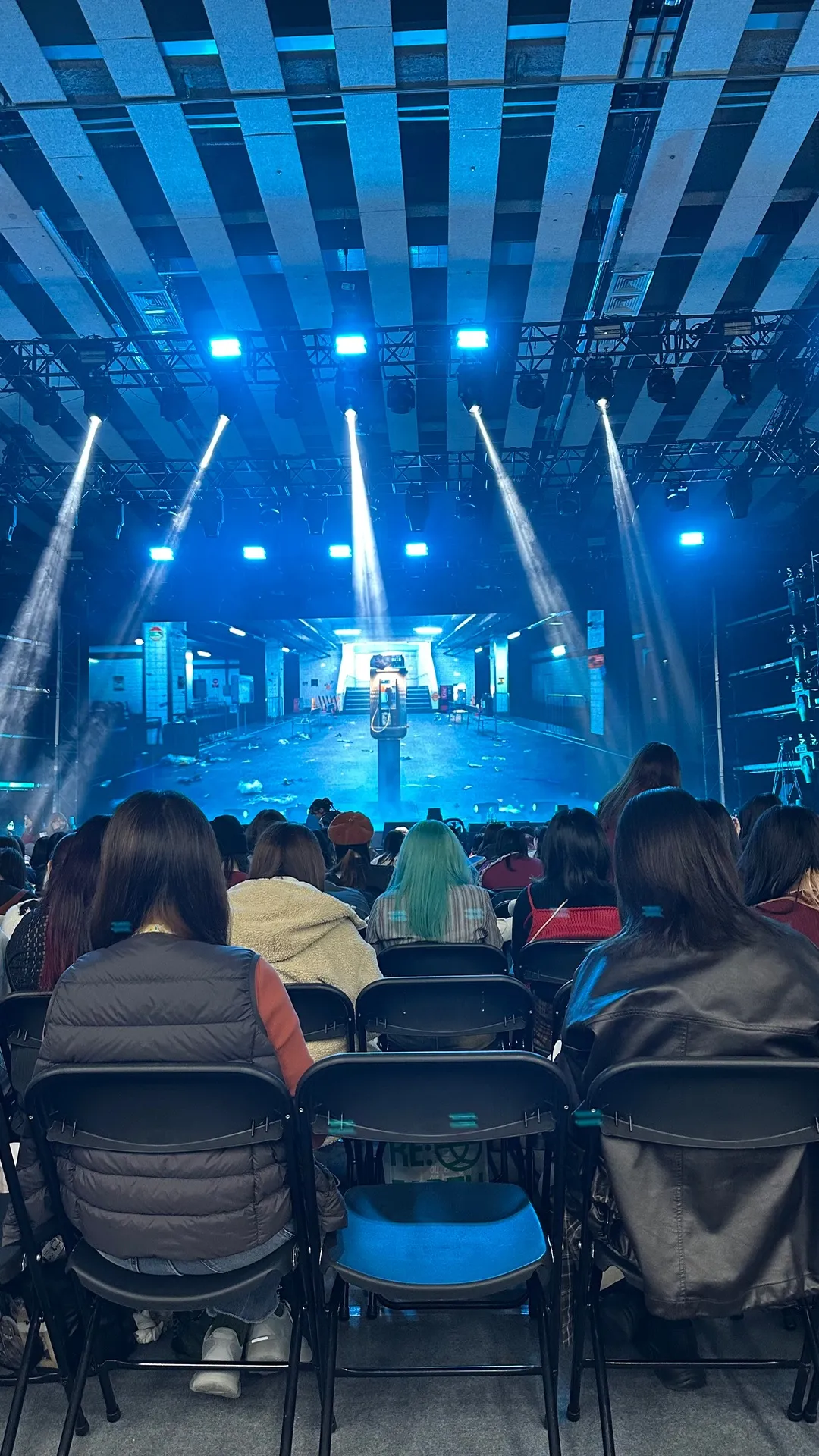 台大綜合體育館 B2 區 1排19號 視野照片 - Nexz special concert