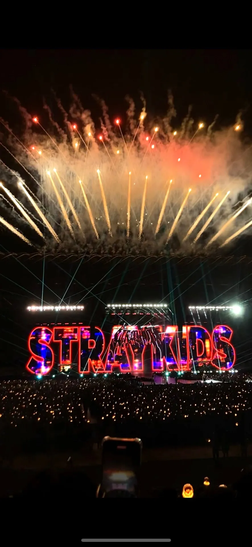 Kaohsiung National Stadium E09 โซน แถว 13 ที่นั่ง 234 ภาพวิวที่นั่ง - Stray Kids World Tour <dominATE KAOHSIUNG>