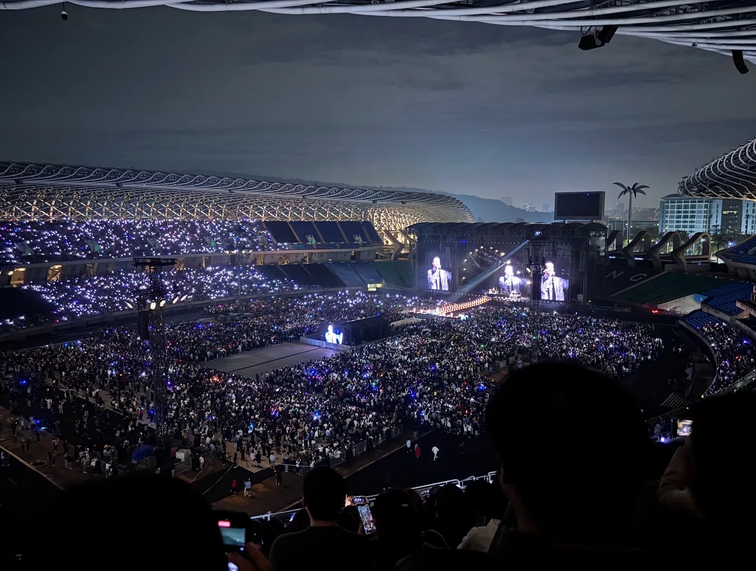 高雄世運主場館 D08 24排400號 視野照片 - Maroon 5 Asia 2025 – Kaohsiung