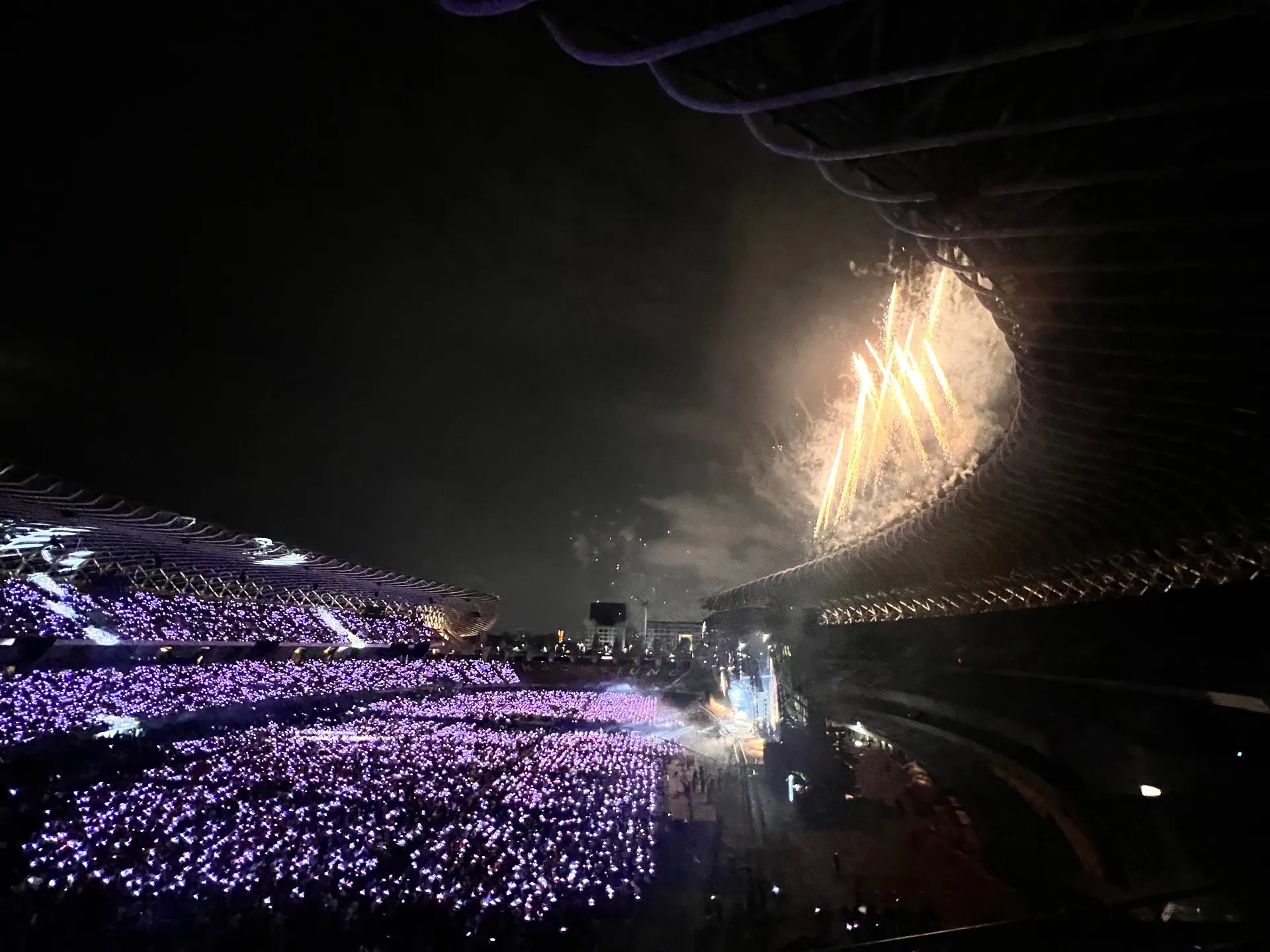 Kaohsiung National Stadium E22 โซน แถว 4 ที่นั่ง 93 ภาพวิวที่นั่ง - 告五人 宇宙的有趣