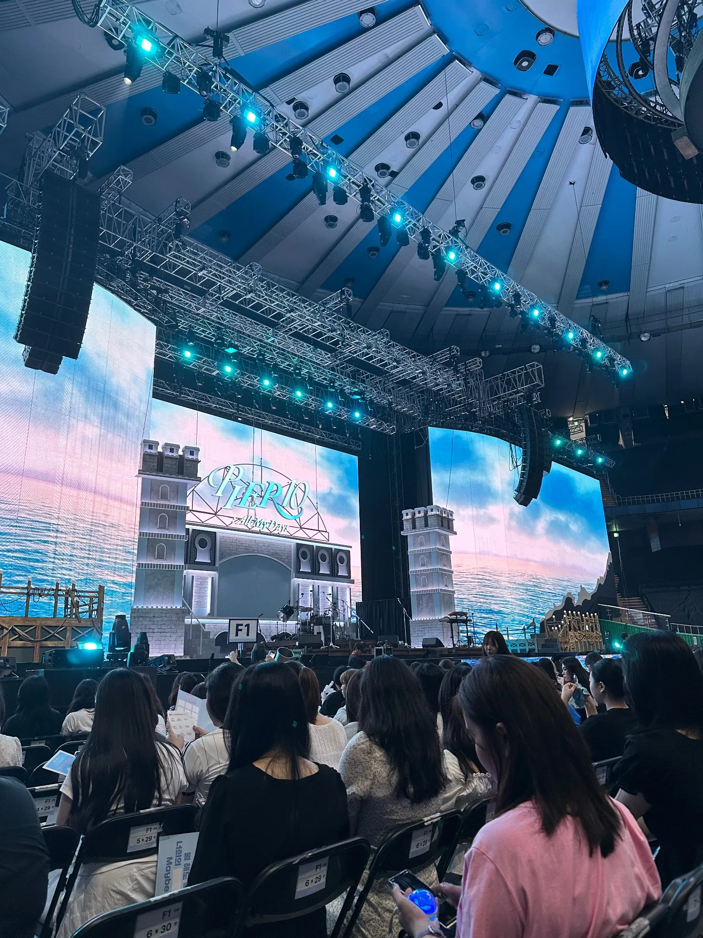 Jamsil Indoor Stadium 蠶室室內體育館 自動建檔區域: jis-floora 前排左號 視野照片 - DAY6 4th Fanmeeting