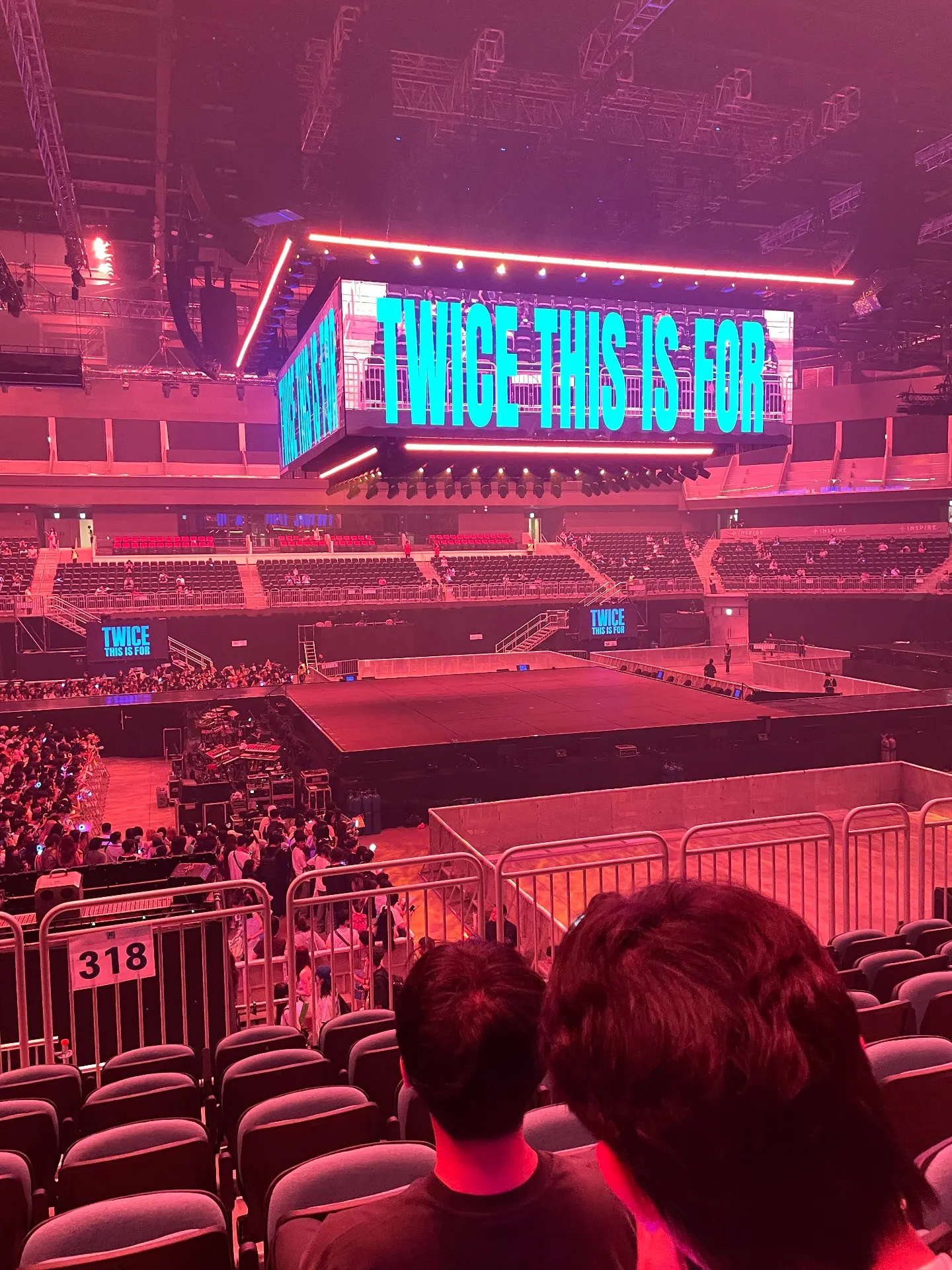 Inspire Arena 318 โซน แถว G ที่นั่ง 11 ภาพวิวที่นั่ง - TWICE 〈THIS IS FOR〉