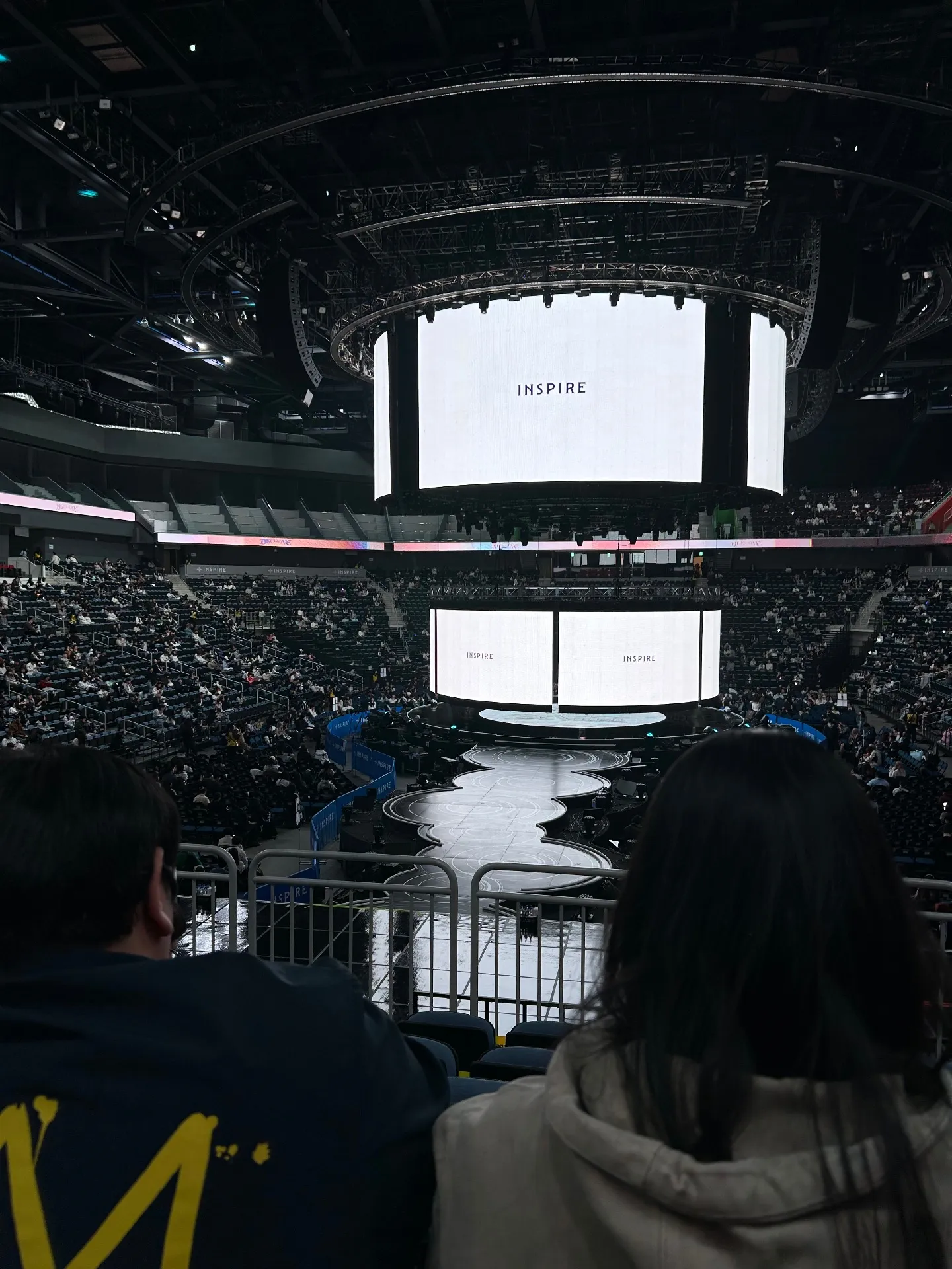 Inspire Arena 302 โซน แถว F ที่นั่ง 6 ภาพวิวที่นั่ง - 2026 IVE THE 4TH FAN CONCERT 〈DIVE into IVE〉