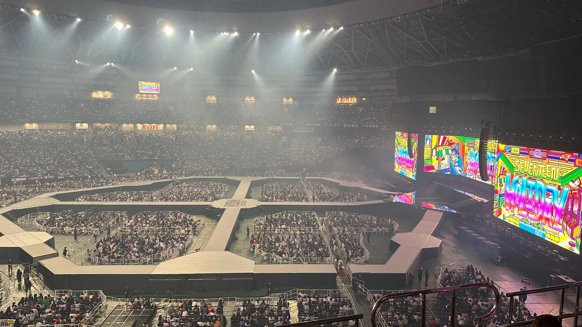 京瓷巨蛋 (Kyocera Dome Osaka) X401 區 4排410號 視野照片 - SEVENTEEN 2025 JAPAN FANMEETING 'HOLIDAY'