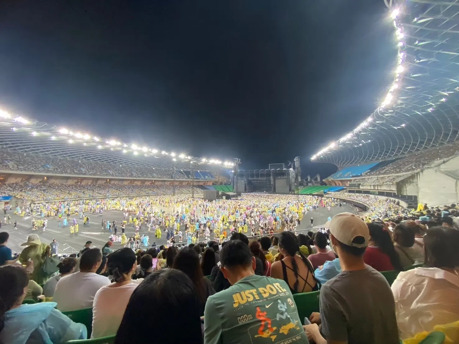 高雄世運主場館 E01 24排8號 視野照片 - BRUNO MARS LIVE IN KAOHSIUNG