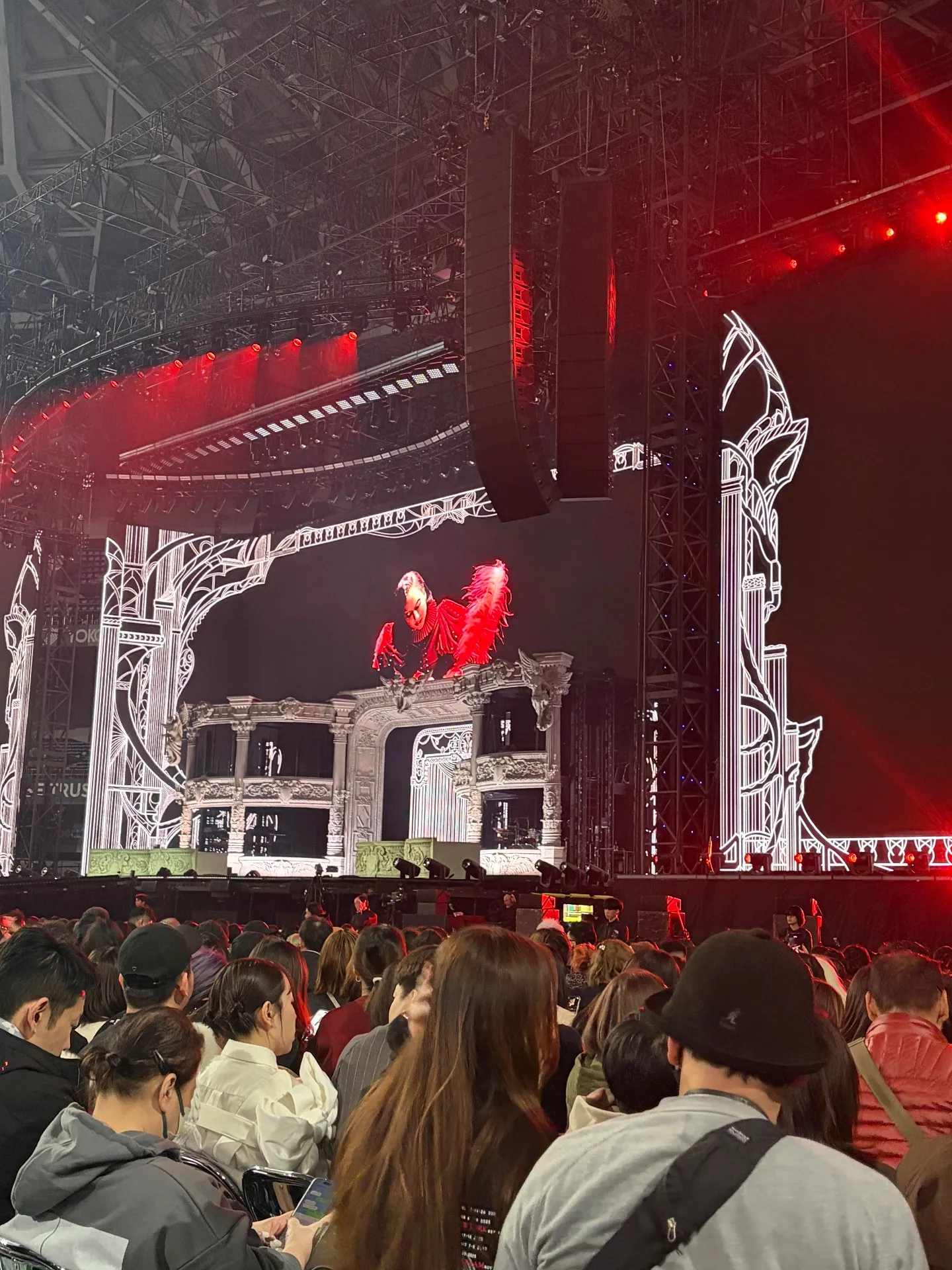 大阪京瓷巨蛋 E 區 前排右號 視野照片 - Lady Gaga-The Mayhem Ball