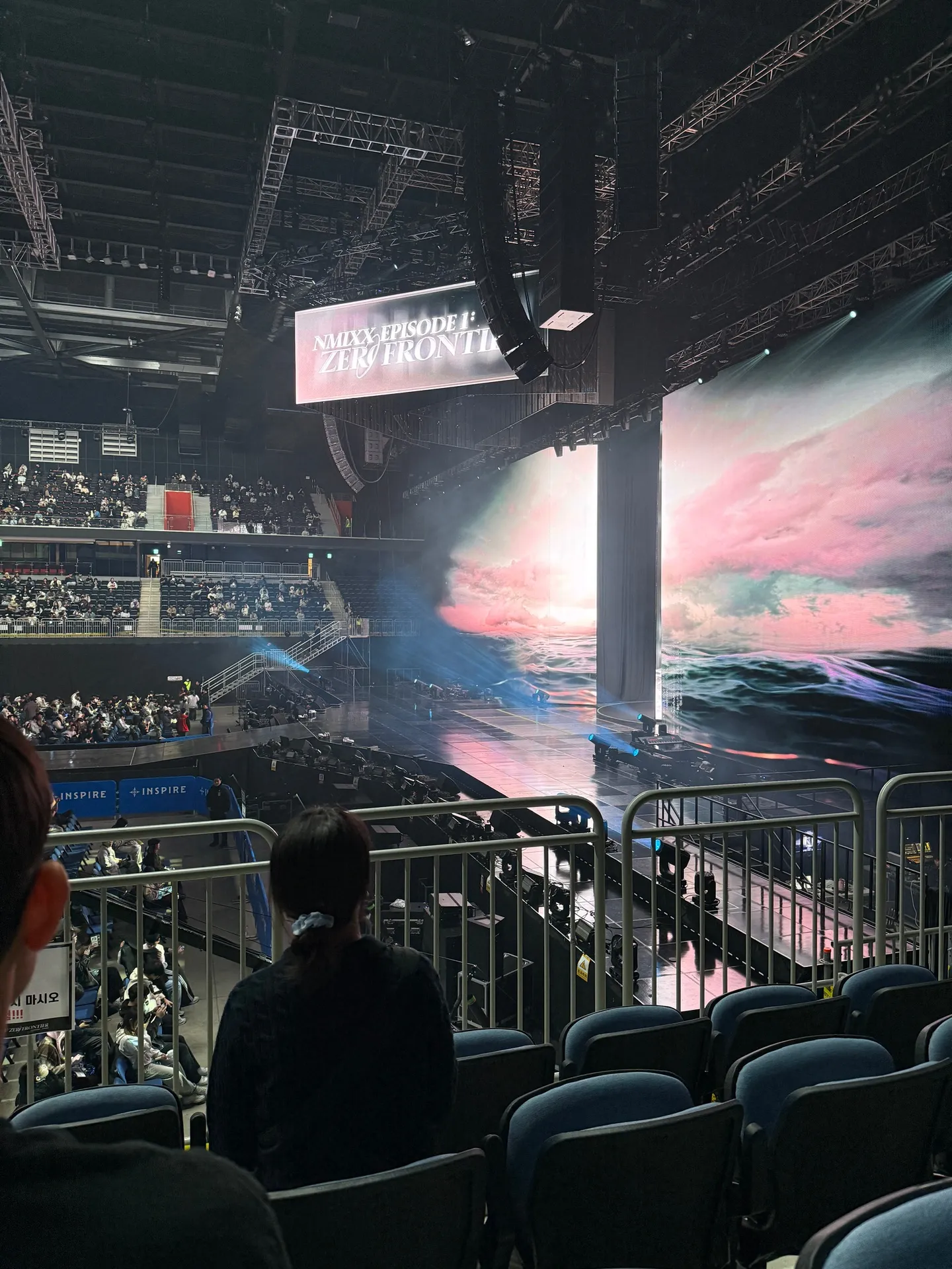 Inspire Arena 306 โซน แถว D ที่นั่ง 21 ภาพวิวที่นั่ง - NMIXX FIRST WORLD TOUR ZERO FRONTIER
