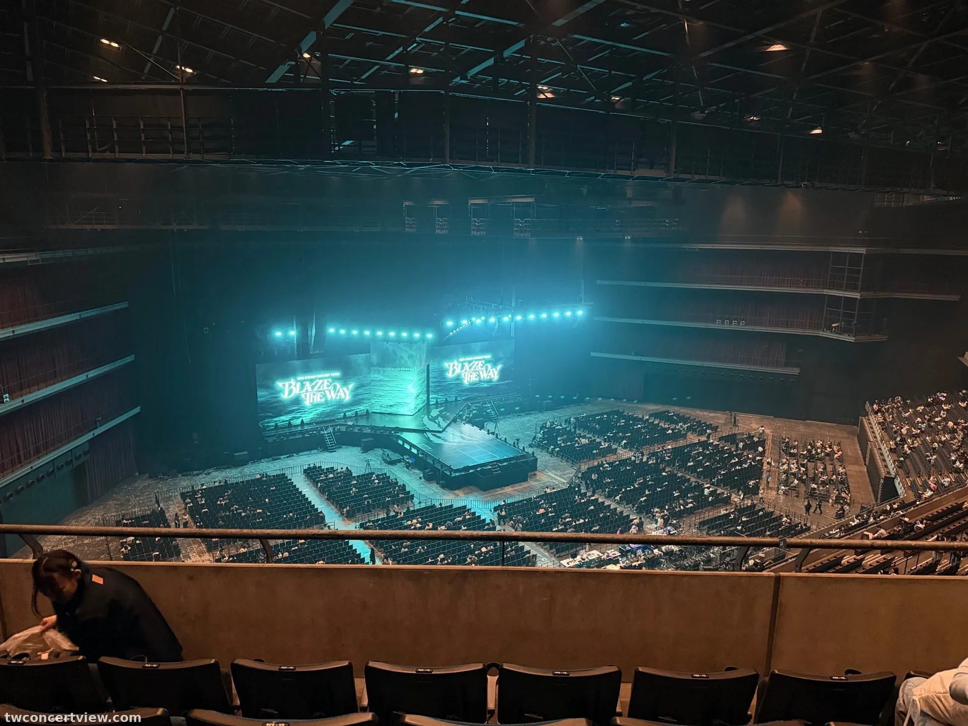 K-Arena Yokohama 37 โซน แถว 6 ที่นั่ง 64 ภาพวิวที่นั่ง - &TEAM BLAZE THE WAY