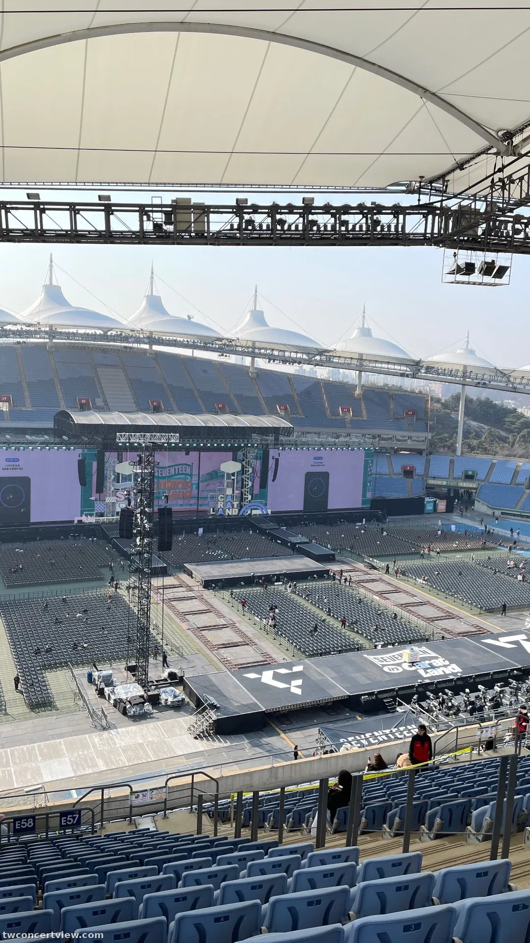 仁川文鶴競技場 E58 區 17排6號 視野照片 - 2025 SVT 9TH FAN MEETING <SEVENTEEN in CARAT LAND>