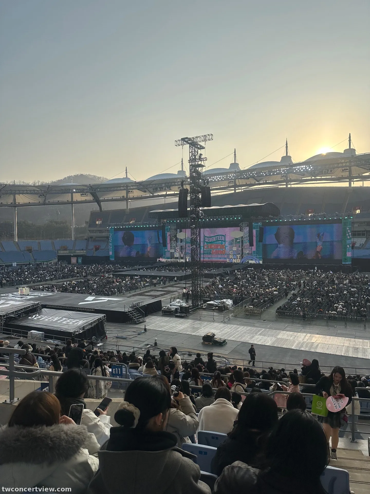 仁川文鶴競技場 E18 Row 9, Seat 2 seat view - 2025 SVT 9TH FAN MEETING 'SEVENTEEN in CARAT LAND'