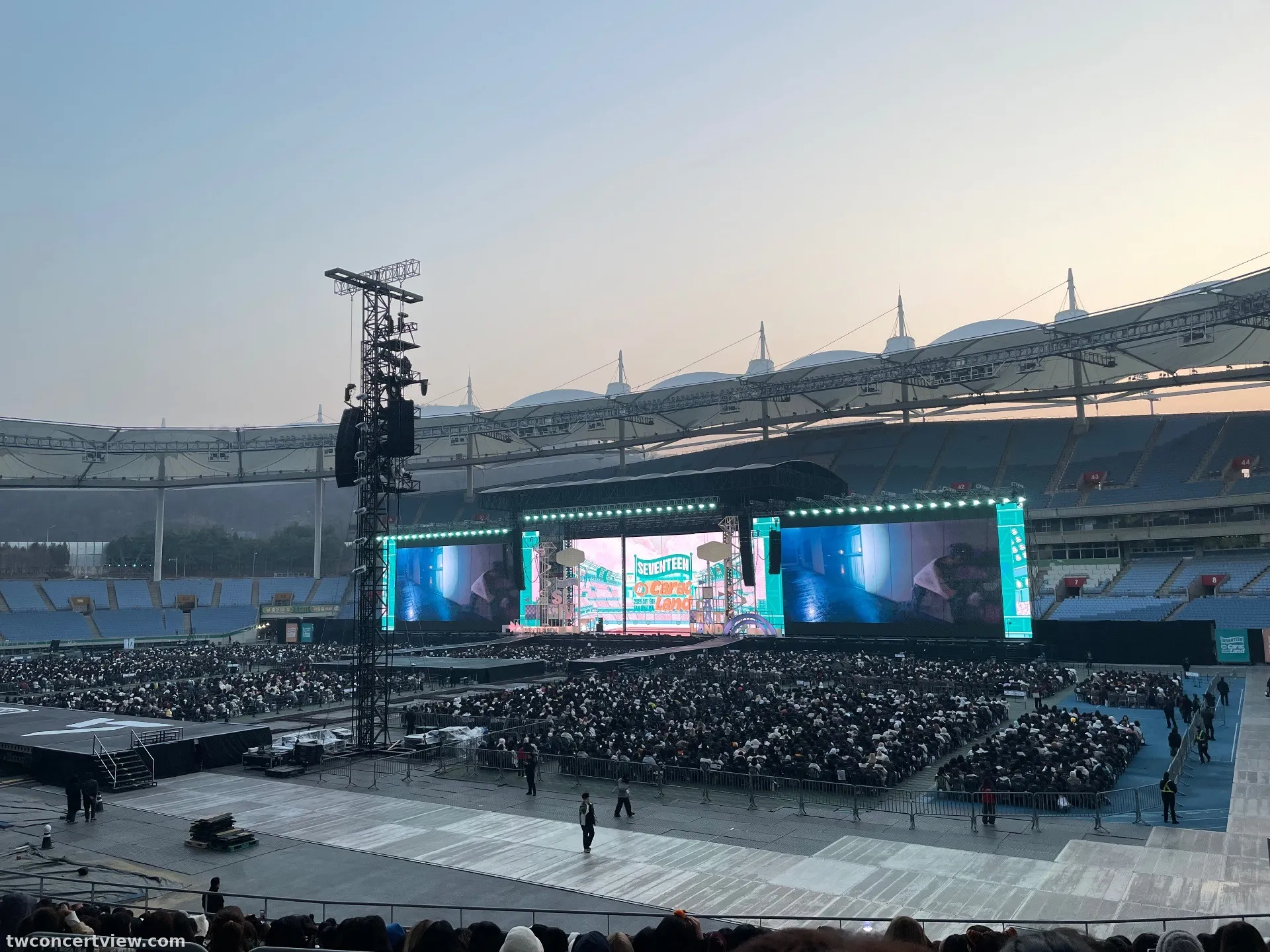 仁川文鶴競技場 E15 區 4排12號 視野照片 - SEVENTEEN 9TH FANMEETING <SEVENTEEN in CARAT LAND>