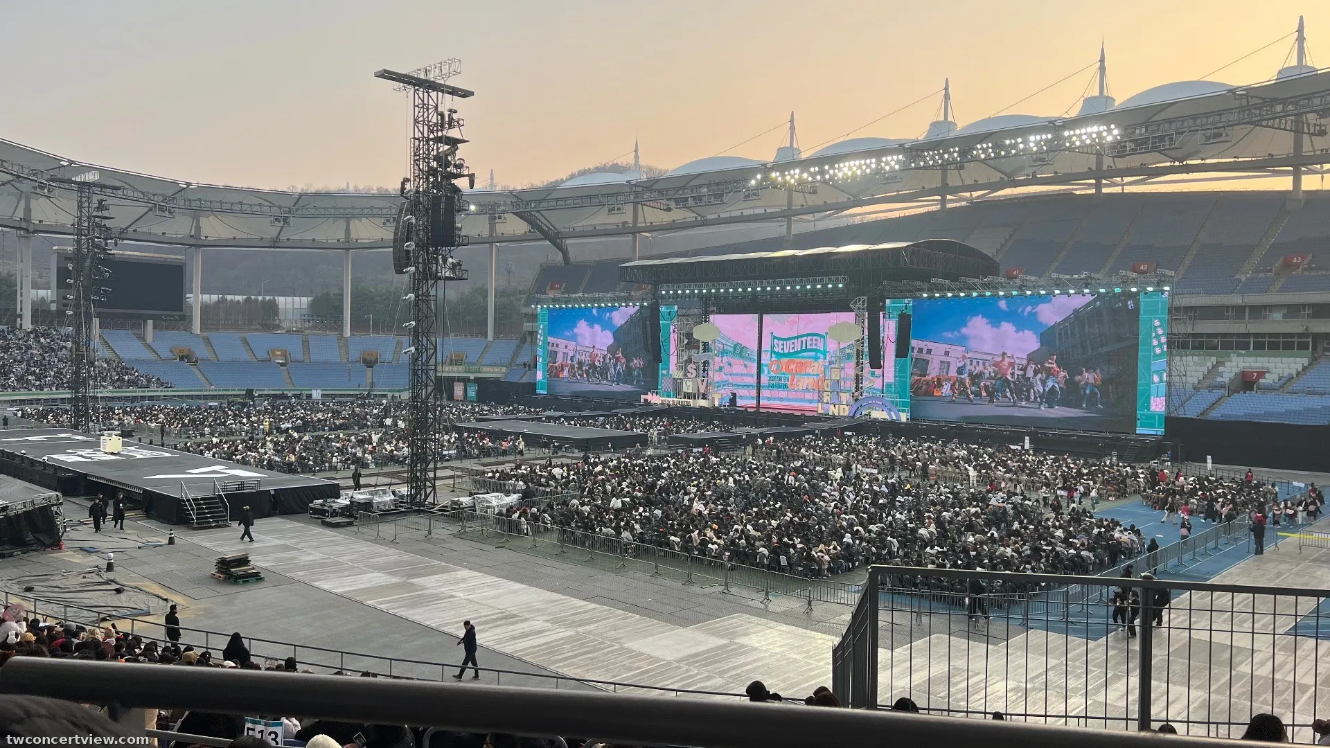 仁川文鶴競技場 E14 區 7排12號 視野照片 - SEVENTEEN in CARAT LAND
