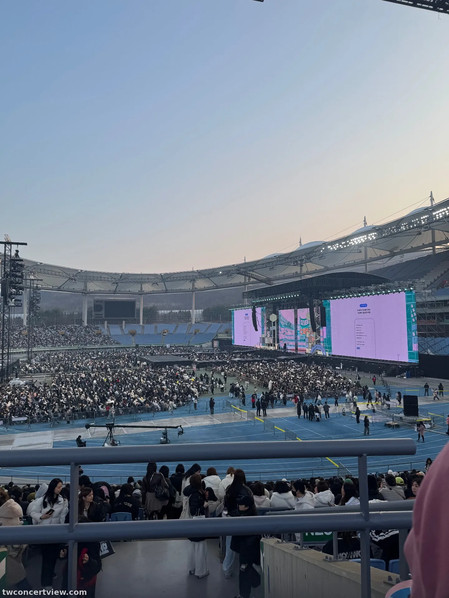 Incheon Munhak Stadium N20 Zona Baris 7, Kursi 9 foto pemandangan kursi - 2025 Seventeen Carat Land
