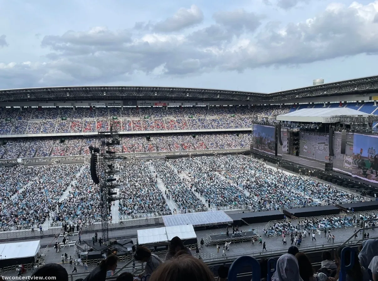 日產體育場 W23-1 Row 23列, Seat 355番 seat view - SEVENTEEN TOUR ‘FOLLOW’ AGAIN TO JAPAN