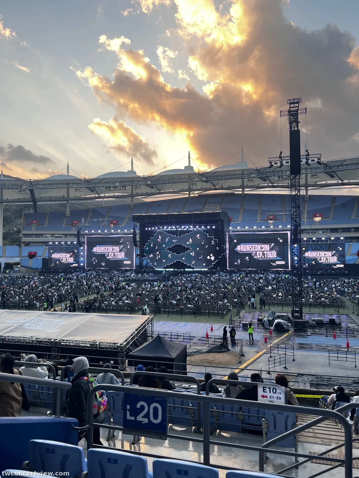 仁川文鶴競技場 E20 Row 4排, Seat 4號 seat view - RUNSEOKJIN_EP.tour_ENCORE