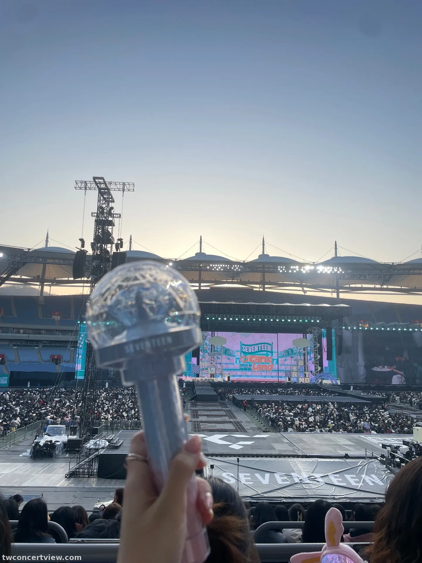 仁川文鶴競技場 E25 區 2排7號 視野照片 - SVT 9TH FAN MEETING < SEVENTEEN in CARAT LAND >