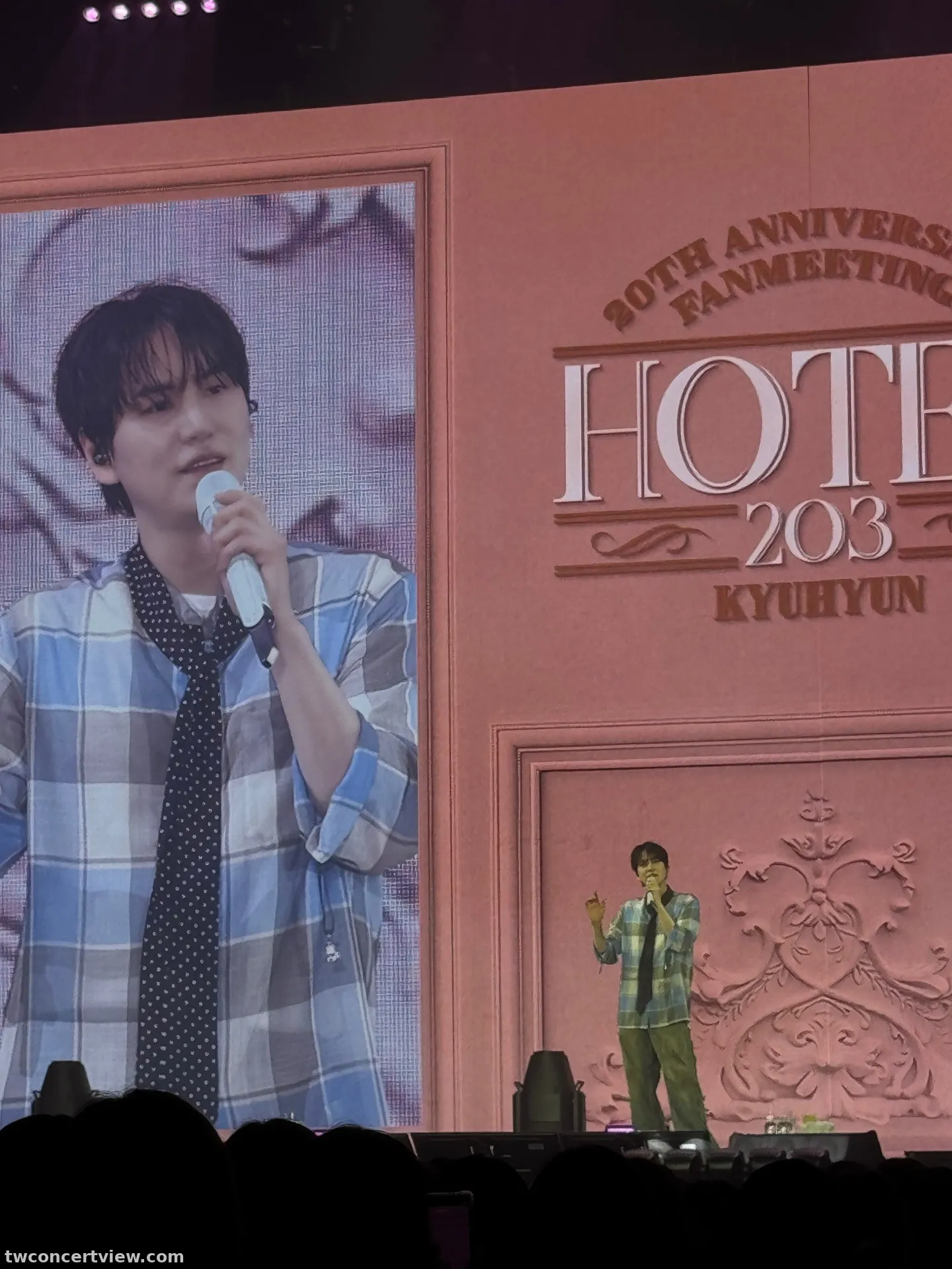 天母體育館 B 區 中排左號 視野照片 - 圭賢 hotel 203 fanmeeting