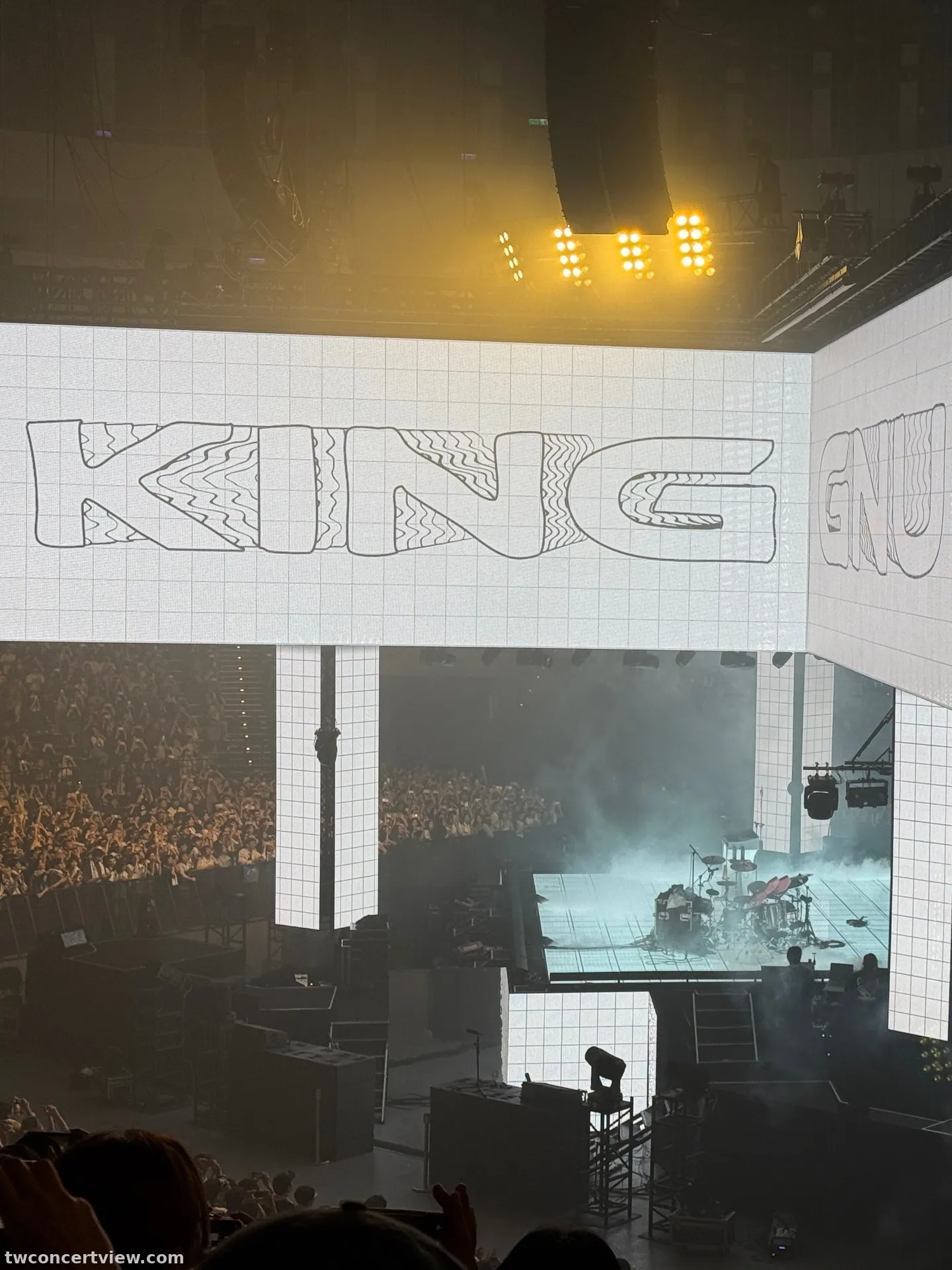 台北小巨蛋中央舞台 紫-2E 區 13排排19號號 視野照片 - King Gnu CEN+RAL Tour 2026 in Taipei（6/7）