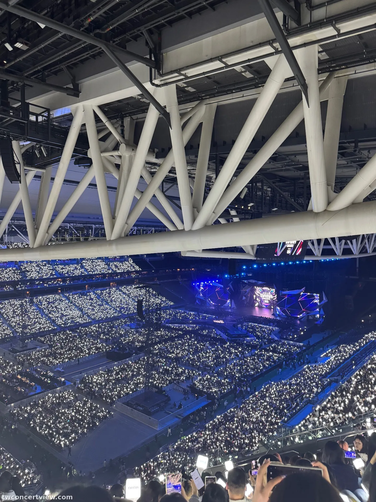 香港啟德主場館 (Kai Tak Main Stadium) 18 區 QQ排448號 視野照片 - 2025 MAMA AWARDS