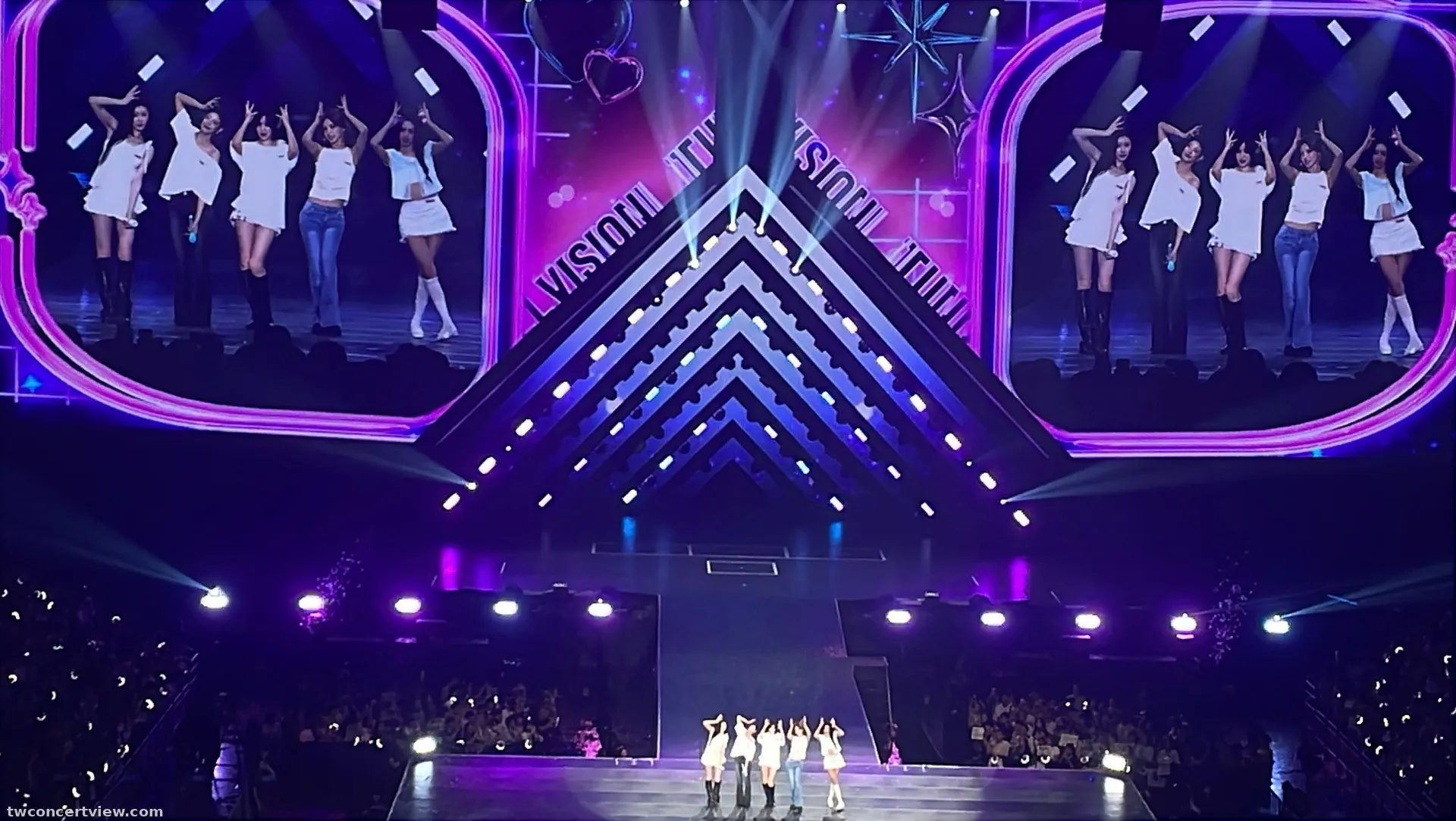 高雄巨蛋 407 區 1排16號 視野照片 - Itzy