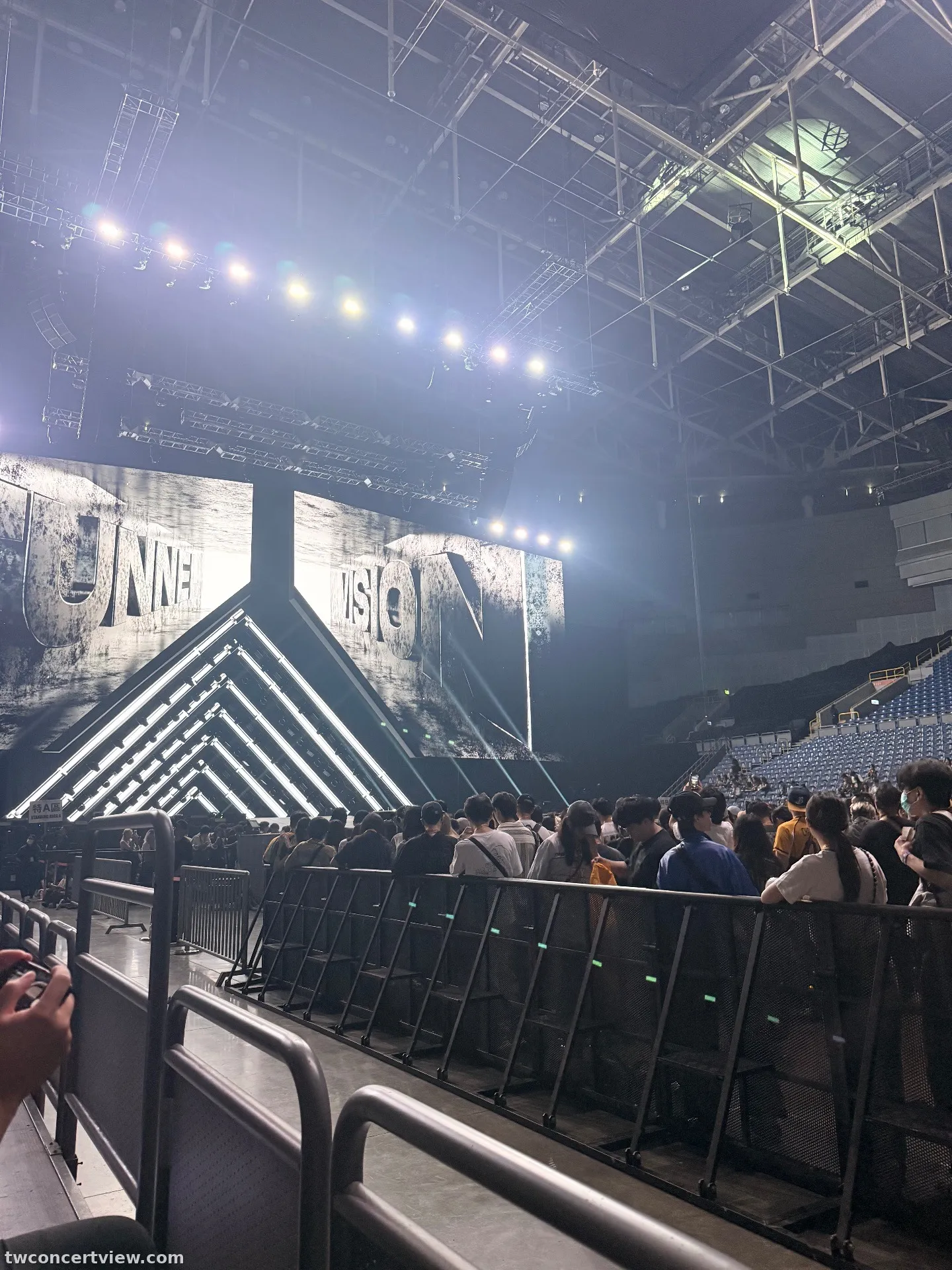 Kaohsiung Arena 209 โซน แถว 1 ที่นั่ง 6 ภาพวิวที่นั่ง - itzy三巡