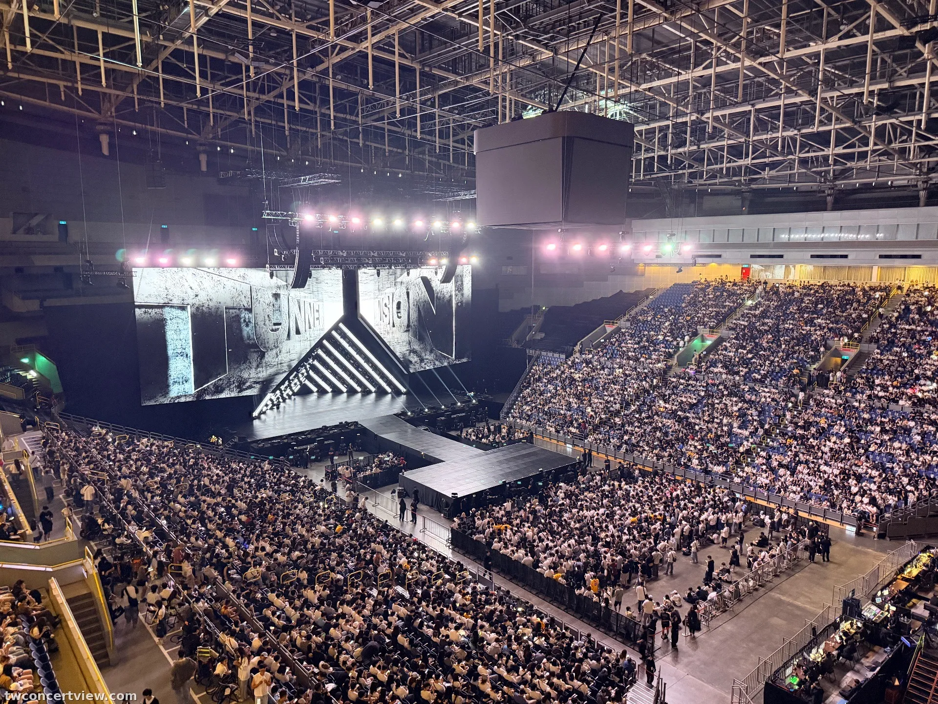 高雄巨蛋 512 區 1排14號 視野照片 - ITZY 3RD WORLD TOUR <TUNNEL VISION> in KAOHSIUNG