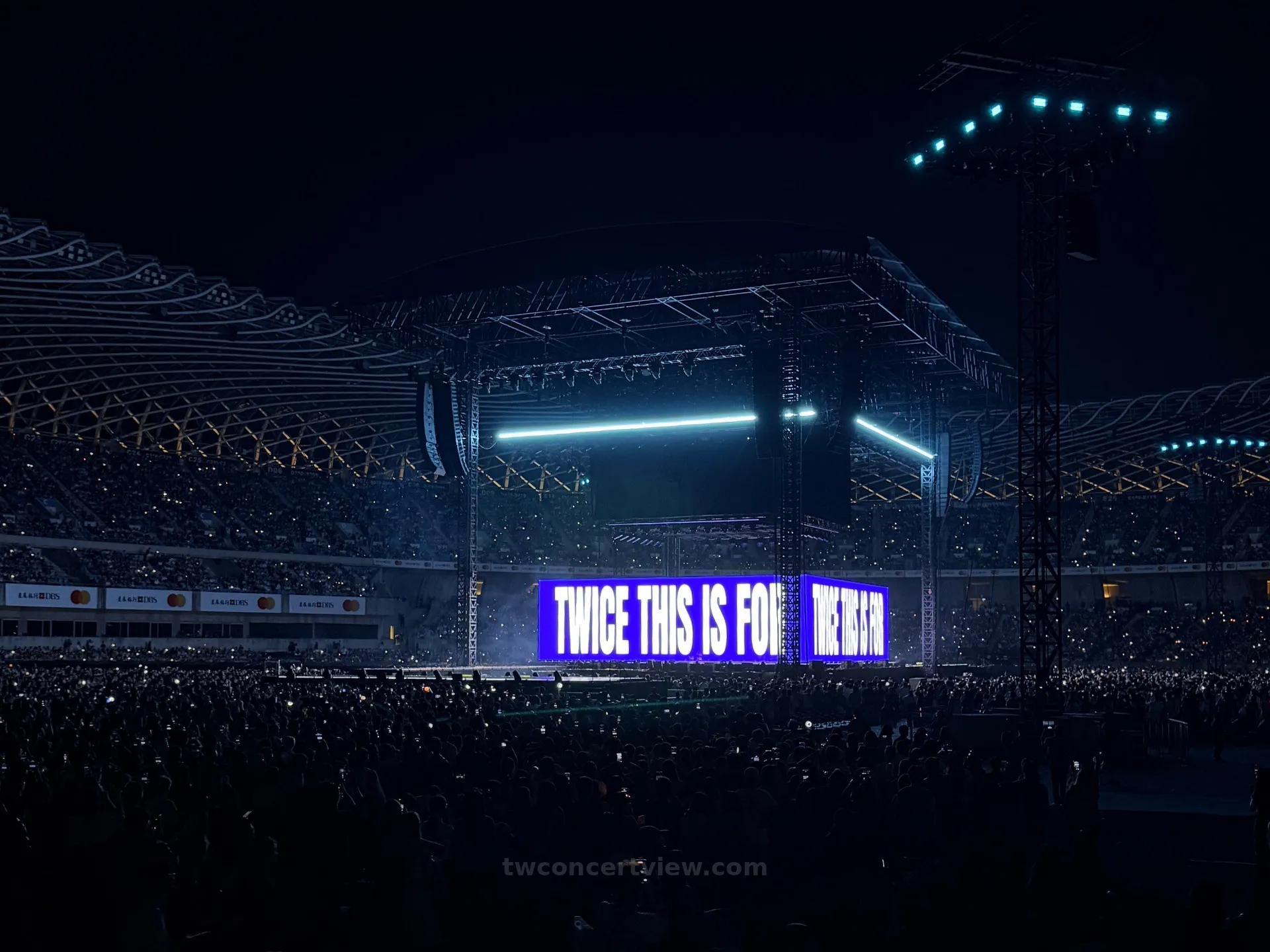 高雄世運主場館中央舞台 I03 區 3排49號 視野照片 - TWICE＜THIS IS FOR＞WORLD TOUR IN KAOHSIUNG