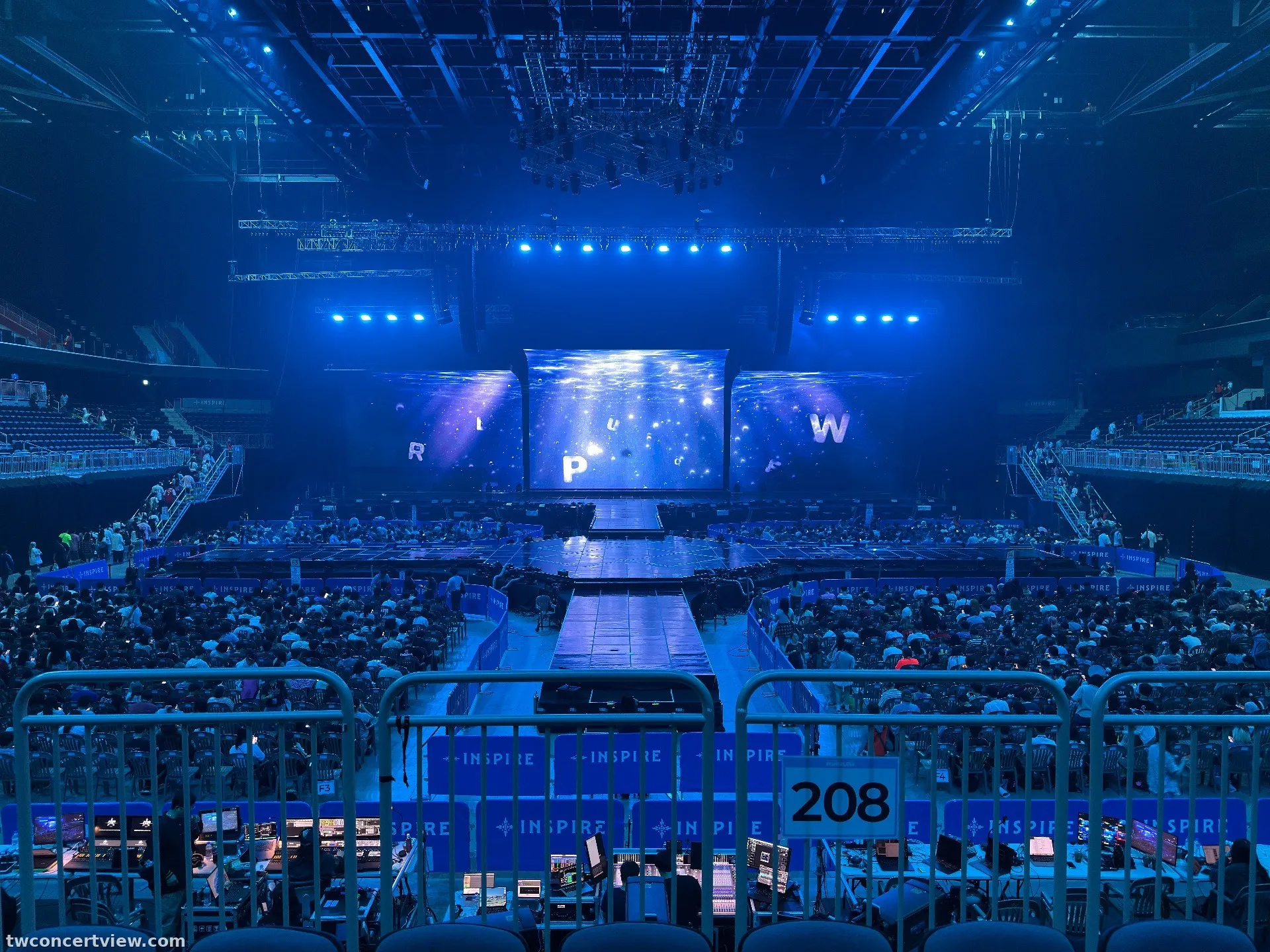 Inspire Arena 208 โซน แถว D ที่นั่ง 13 ภาพวิวที่นั่ง - LE SSERAFIM TOUR 'PUREFLOW' IN INCHEON