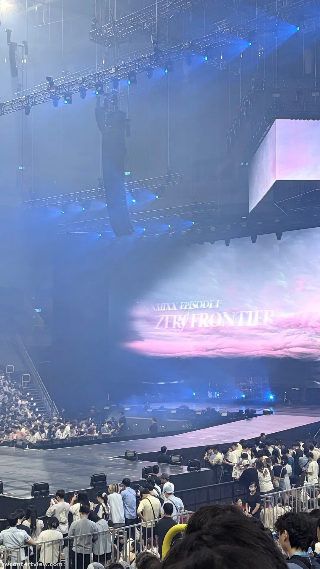 Kaohsiung Arena 218 โซน แถว 12排 ที่นั่ง 21號 ภาพวิวที่นั่ง - NMIXX 1ST WORLD TOUR ＜EPISODE 1： ZERO FRONTIER＞
