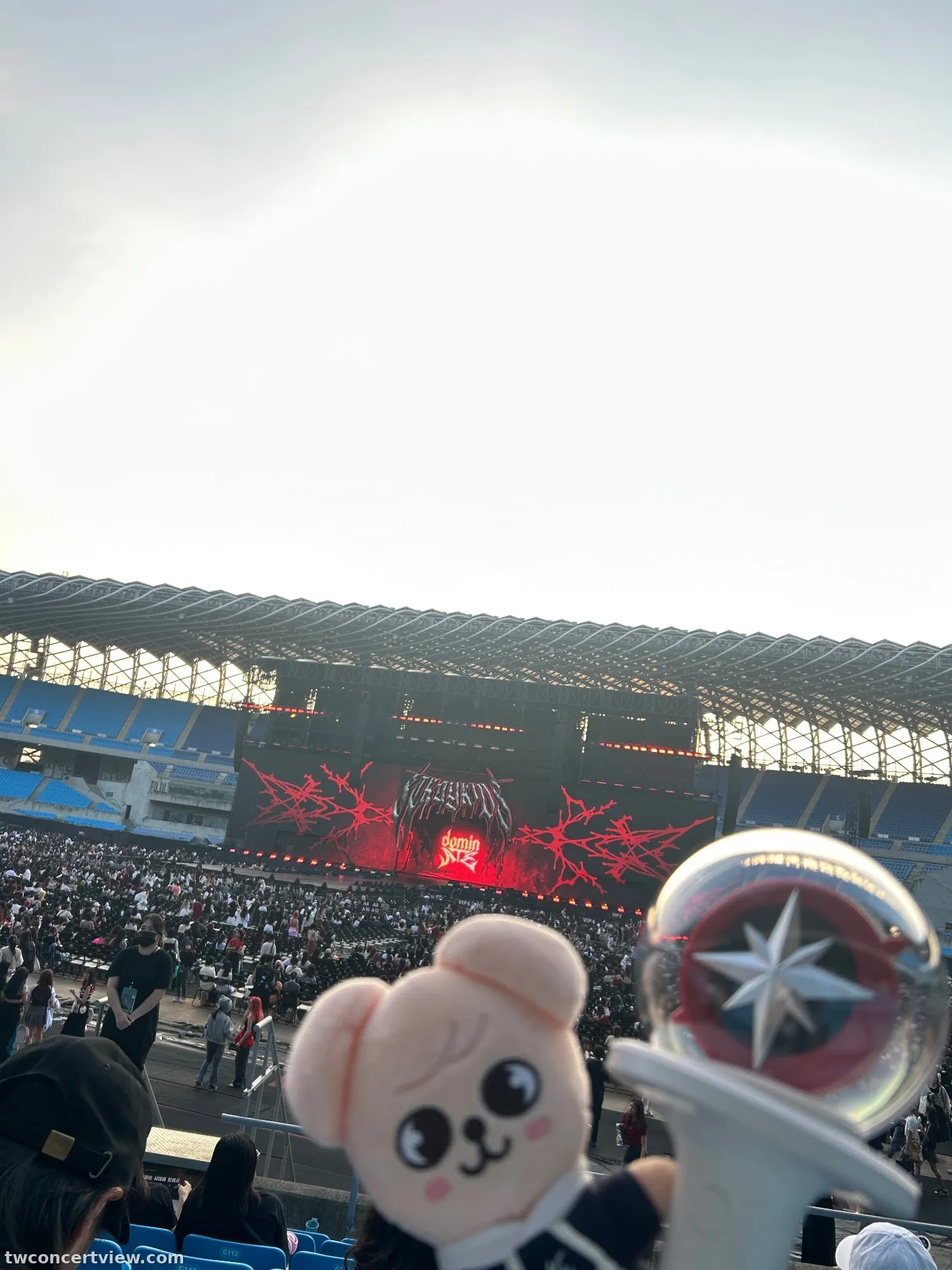 Kaohsiung National Stadium G06 โซน แถว 8 ที่นั่ง 111 ภาพวิวที่นั่ง - straykids dominAET