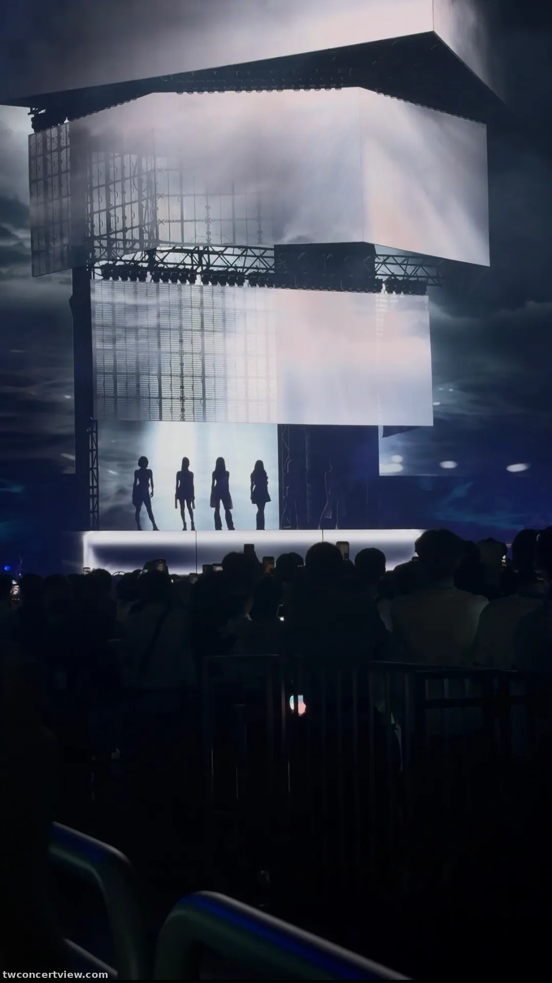 Kaohsiung Arena (高雄巨蛋) 208 구역 1排열25號번 좌석 시야 사진 - NMIXX 1ST WORLD TOUR <EPISODE 1: ZERO FRONTIER> IN KAOHSIUNG