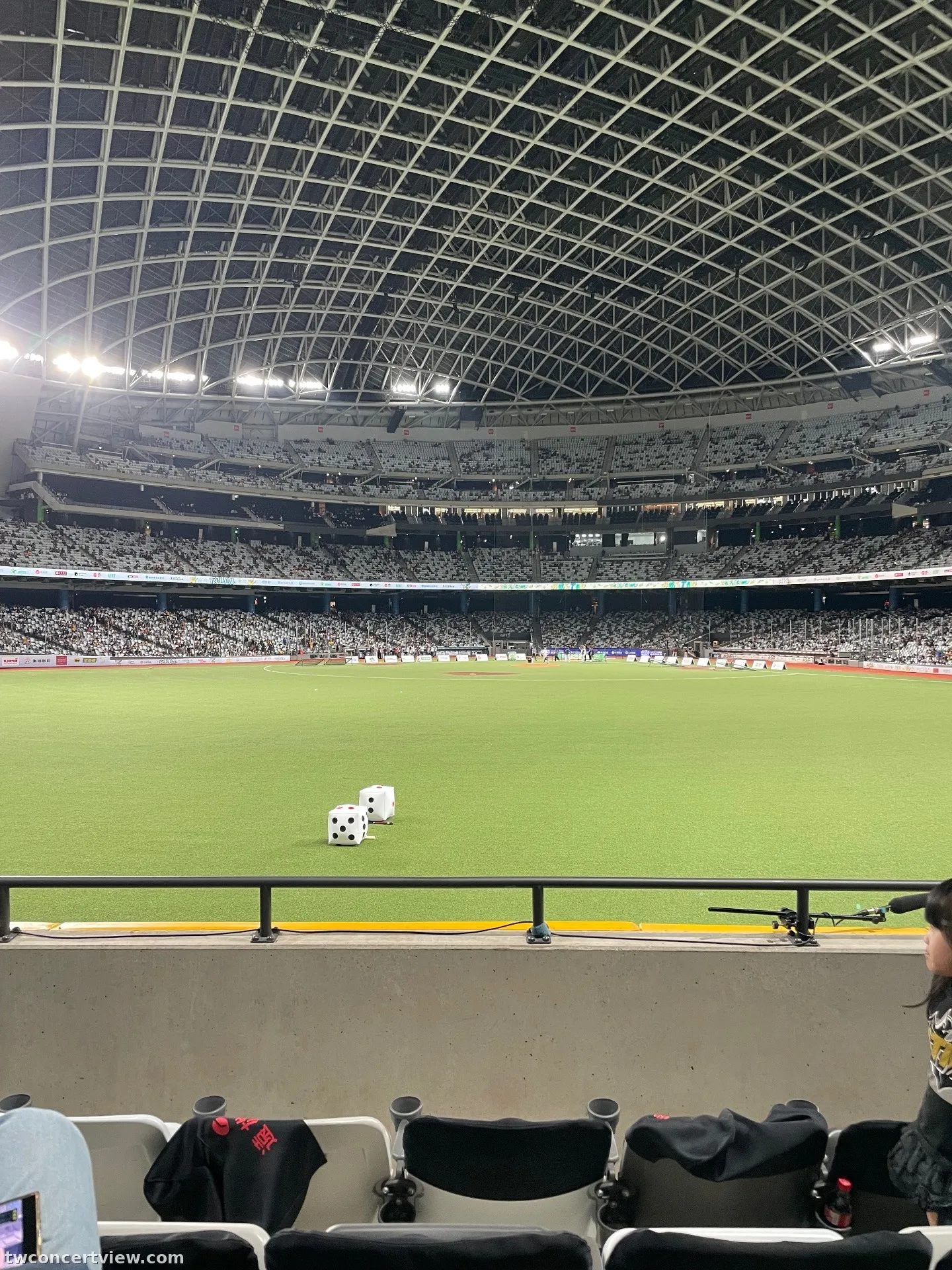 Taipei Dome (야구 모드) 136 구역 4열16번 좌석 시야 사진 - 明星賽