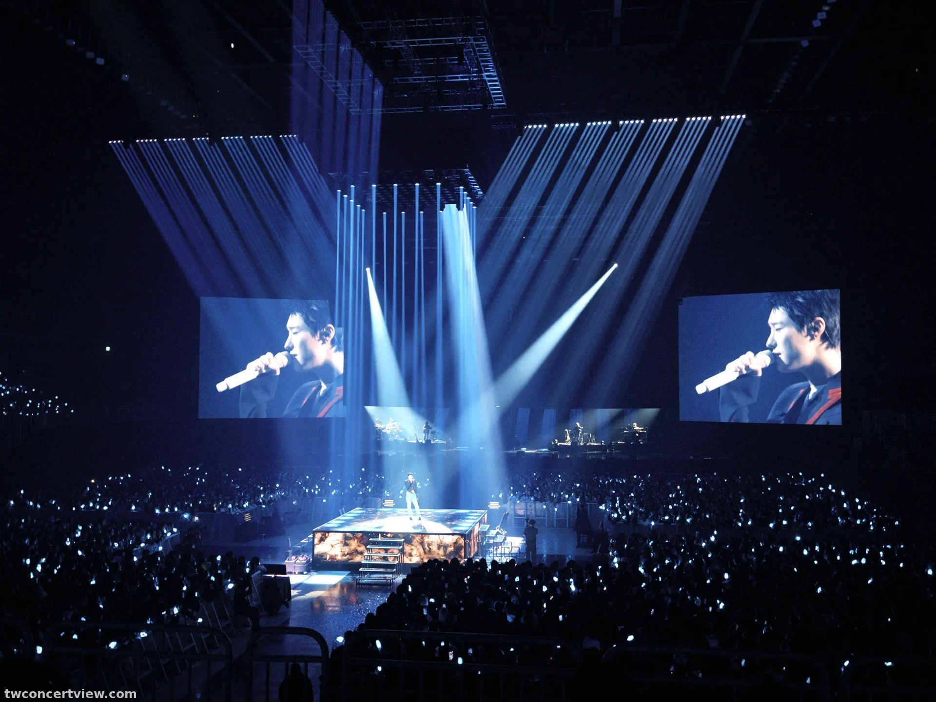 Inspire Arena 207 โซน แถว F ที่นั่ง 24 ภาพวิวที่นั่ง - WOODZ Archive.1