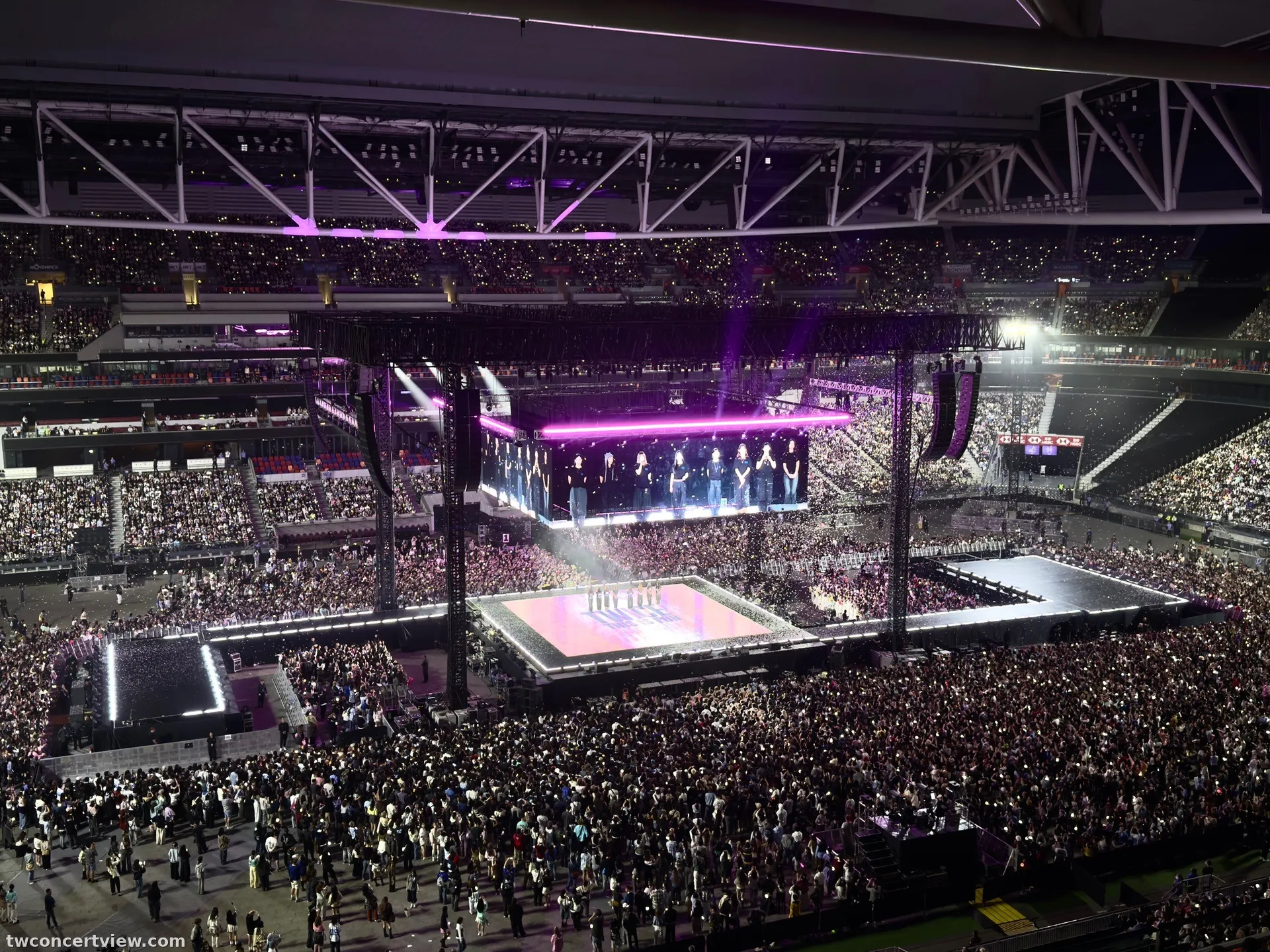 香港啟德主場館中央舞台 Z84 區 AA排269號 視野照片 - TWICE THIS IS FOR