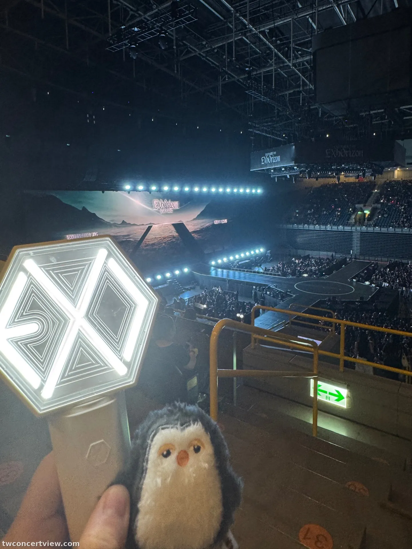 Kaohsiung Arena (高雄巨蛋) 209-1 33列1番 座席からの眺め - EXO PLANET #6 - EXhOrizon