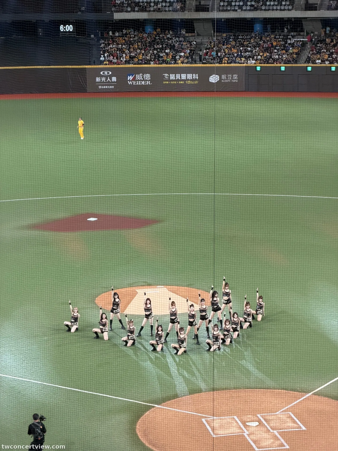 台北大巨蛋 球賽版本 214 區 10排9號 視野照片 - 0801味全龍主場